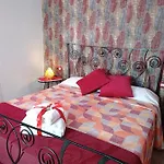 Domus Pio Xi Bed & Breakfast 3*